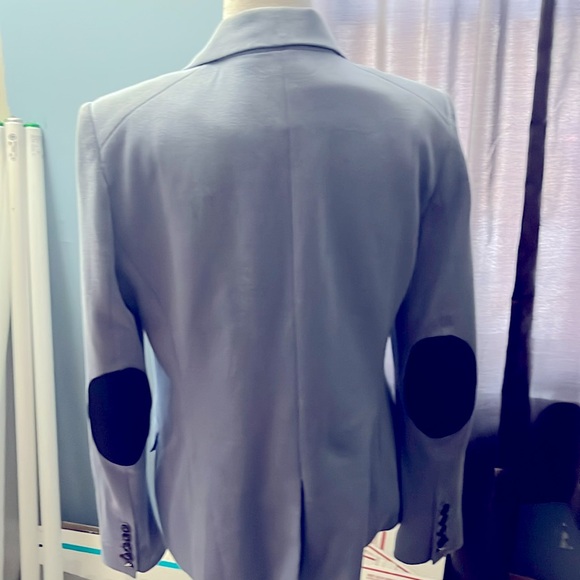 Women’s lined Tommy Hilfiger button in front blazer with pocket fronts. - Picture 2 of 10